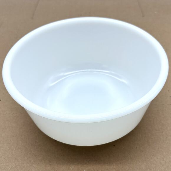 Vintage White Milk Glass Mixing Bowl 9x4.5 Kitchen Serving Salad Dish Glasbake - Picture 1 of 7